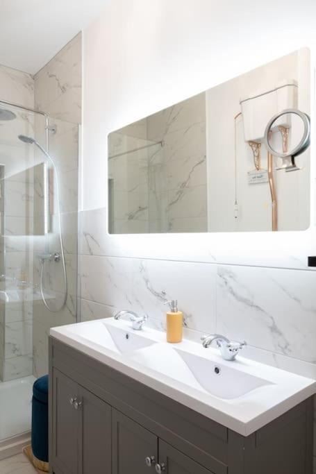 Stylish Beachfront Bolthole With Stunning Sea Views And Luxury Touches Herne Bay Kültér fotó
