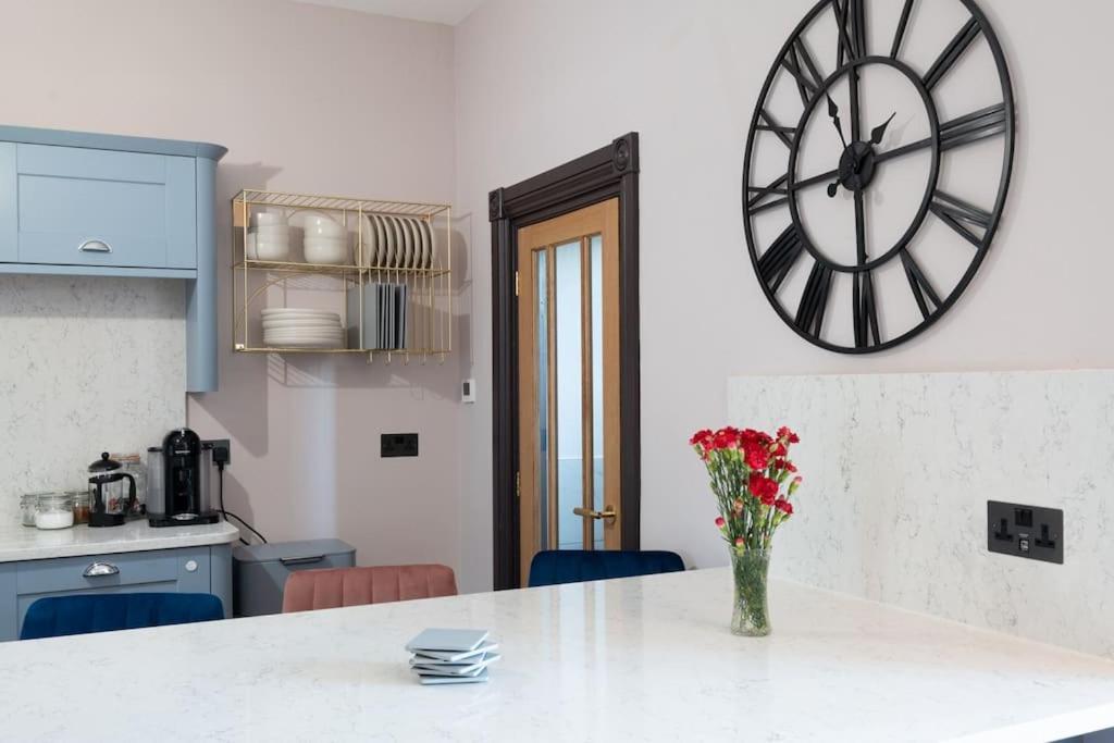 Stylish Beachfront Bolthole With Stunning Sea Views And Luxury Touches Herne Bay Kültér fotó