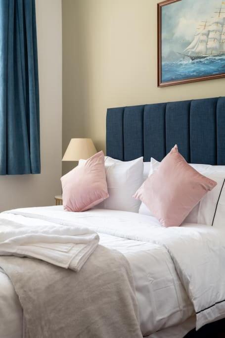Stylish Beachfront Bolthole With Stunning Sea Views And Luxury Touches Herne Bay Kültér fotó