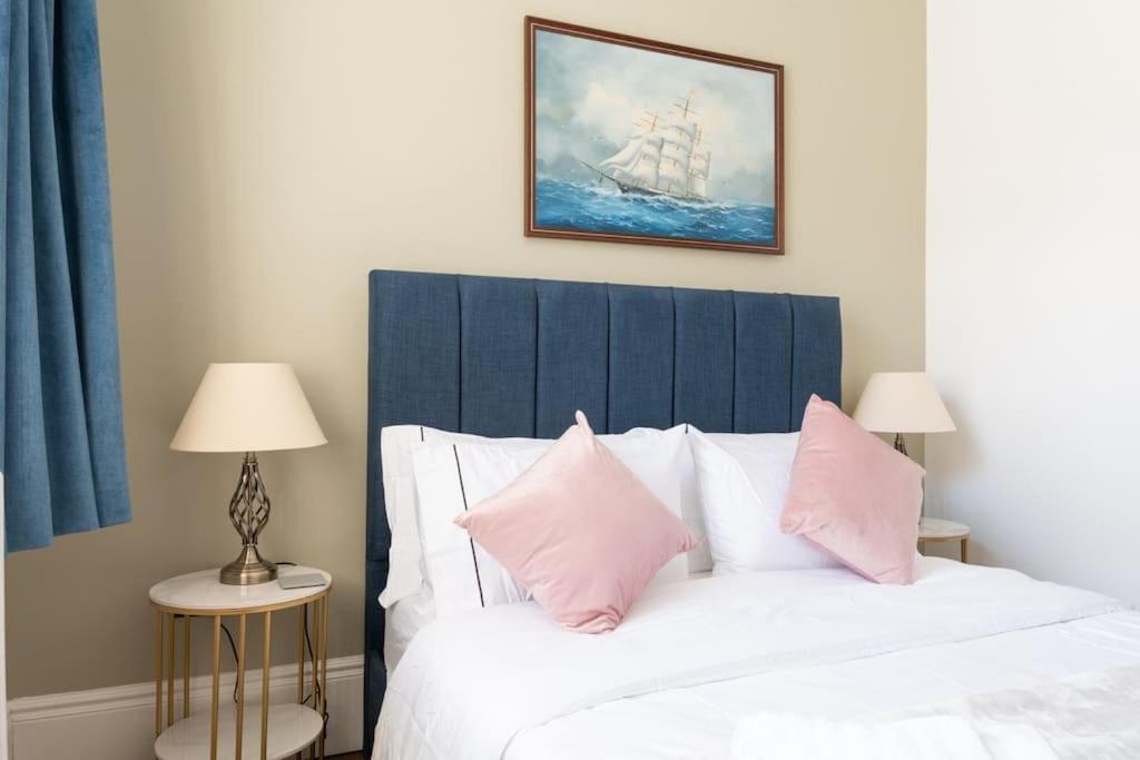 Stylish Beachfront Bolthole With Stunning Sea Views And Luxury Touches Herne Bay Kültér fotó