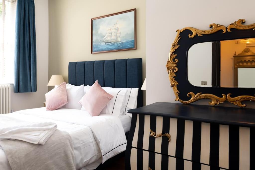 Stylish Beachfront Bolthole With Stunning Sea Views And Luxury Touches Herne Bay Kültér fotó