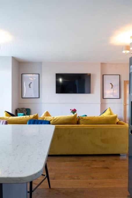 Stylish Beachfront Bolthole With Stunning Sea Views And Luxury Touches Herne Bay Kültér fotó