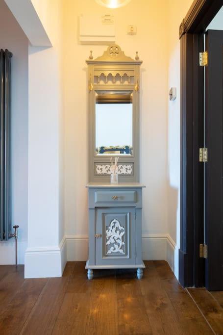 Stylish Beachfront Bolthole With Stunning Sea Views And Luxury Touches Herne Bay Kültér fotó