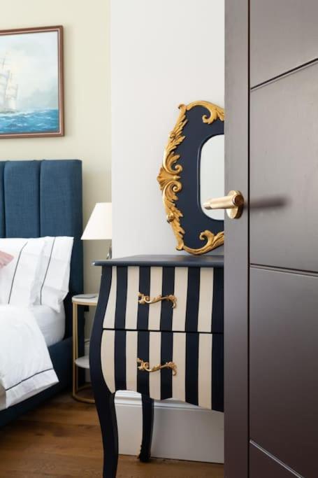 Stylish Beachfront Bolthole With Stunning Sea Views And Luxury Touches Herne Bay Kültér fotó