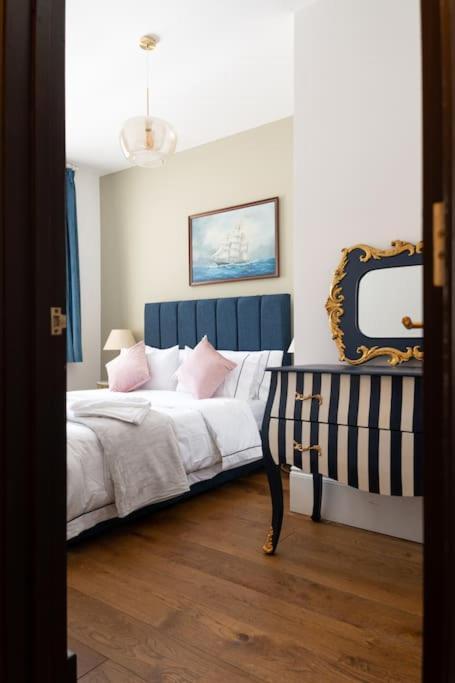Stylish Beachfront Bolthole With Stunning Sea Views And Luxury Touches Herne Bay Kültér fotó