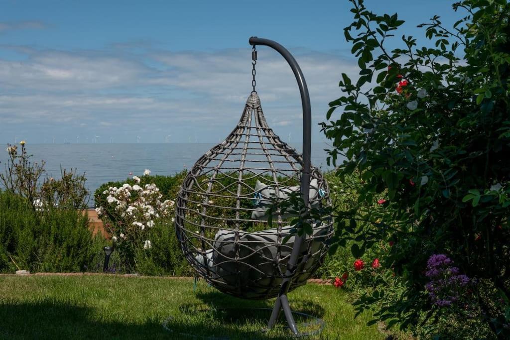 Stylish Beachfront Bolthole With Stunning Sea Views And Luxury Touches Herne Bay Kültér fotó