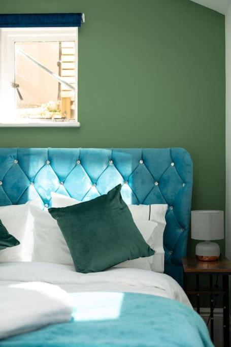 Stylish Beachfront Bolthole With Stunning Sea Views And Luxury Touches Herne Bay Kültér fotó